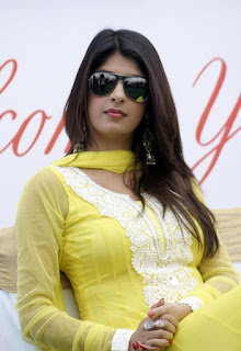 Aishwarya Sakhuja   Hindi TV Actress in Yellow Salwar suit Stunning Pics (5)